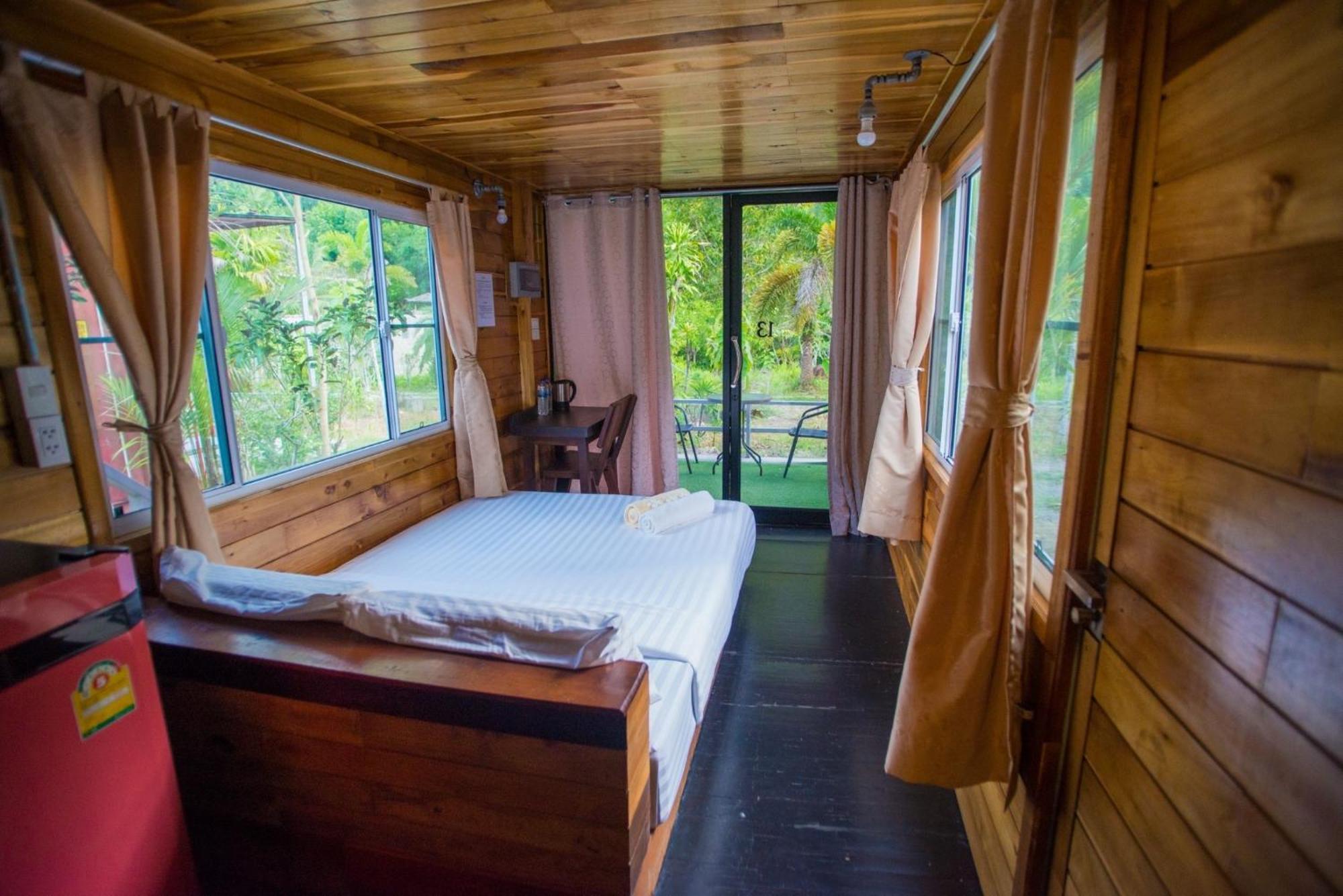 The Camper Lodge Khao Sok Ban Bang Bon Exterior photo
