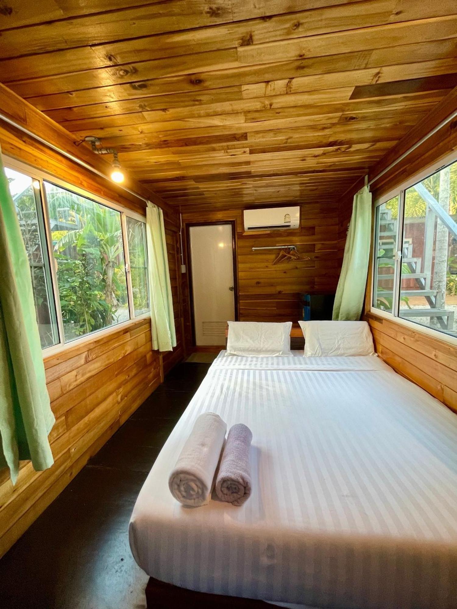 The Camper Lodge Khao Sok Ban Bang Bon Exterior photo