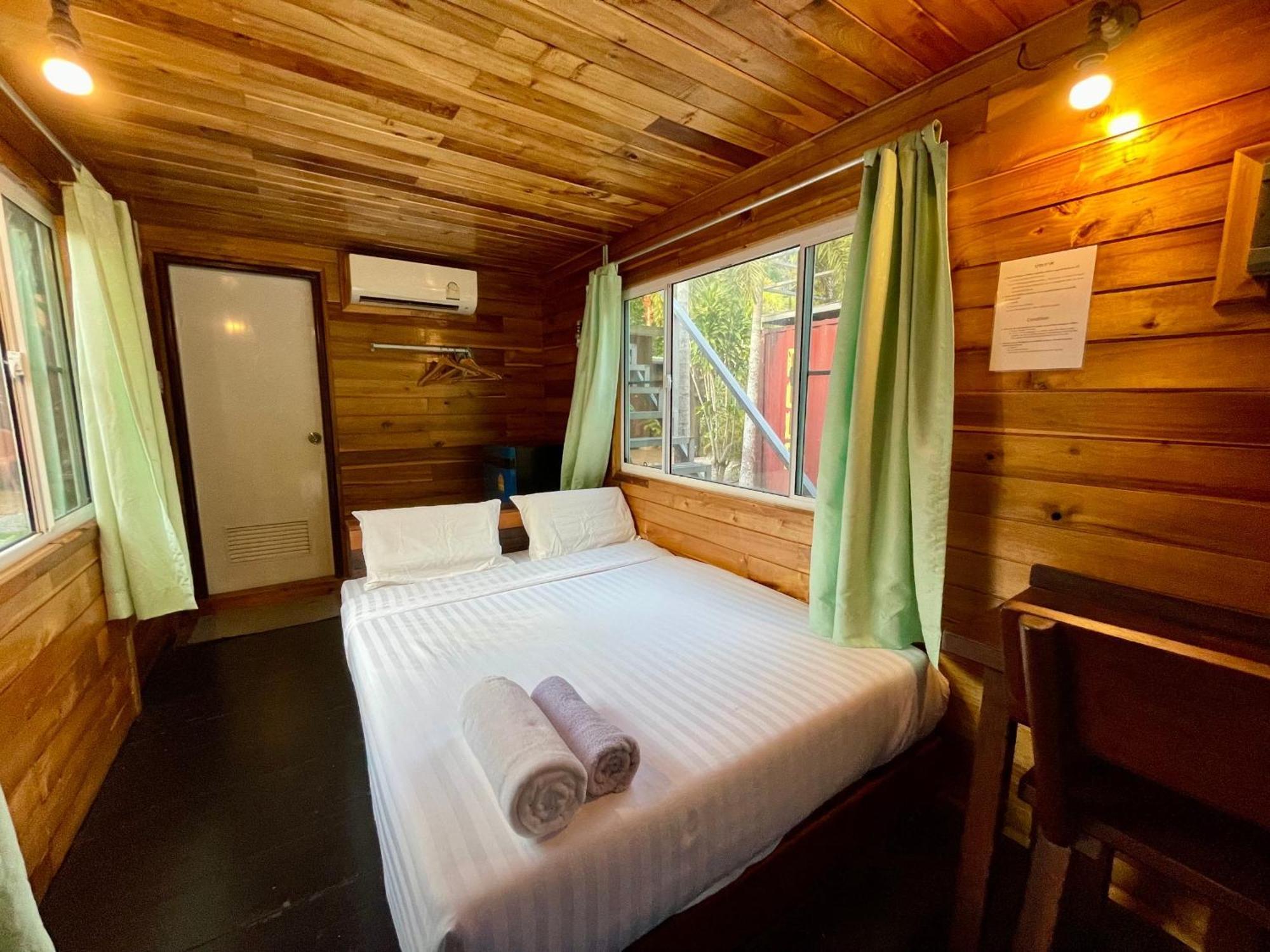 The Camper Lodge Khao Sok Ban Bang Bon Exterior photo