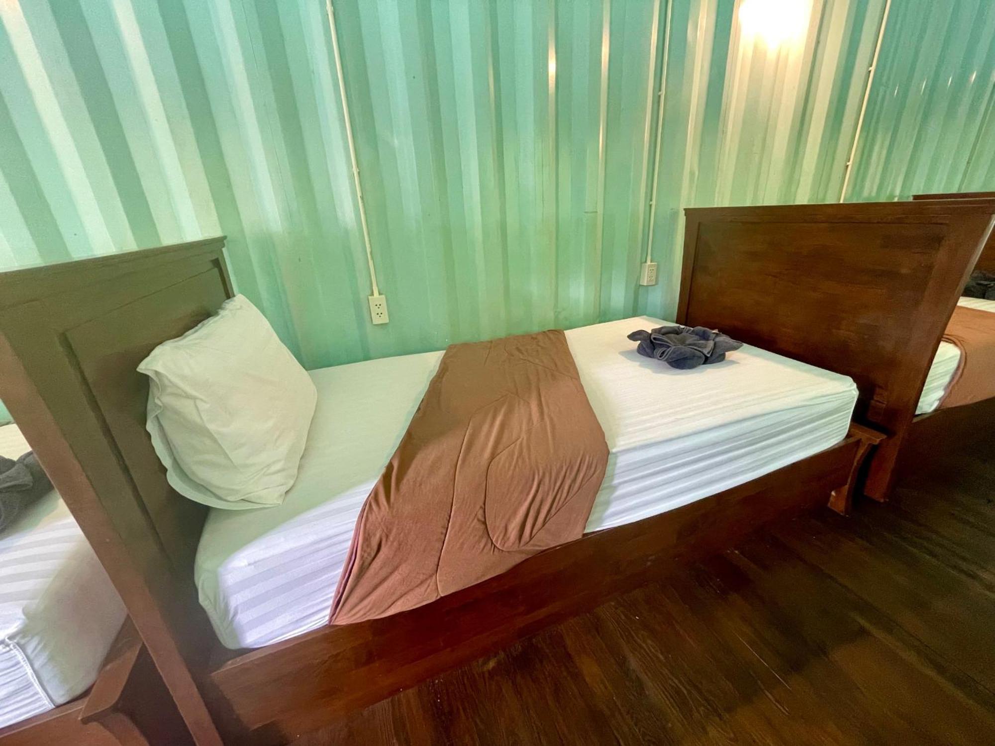 The Camper Lodge Khao Sok Ban Bang Bon Exterior photo